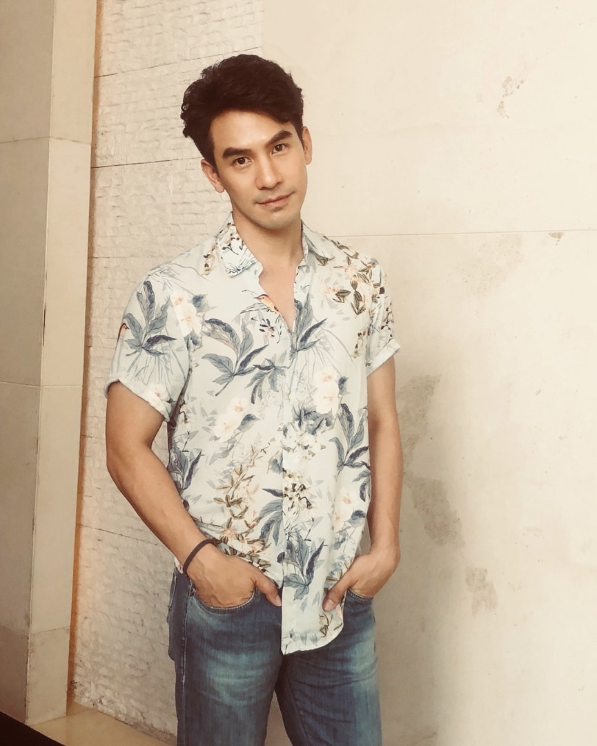 เสื้อลายดอก