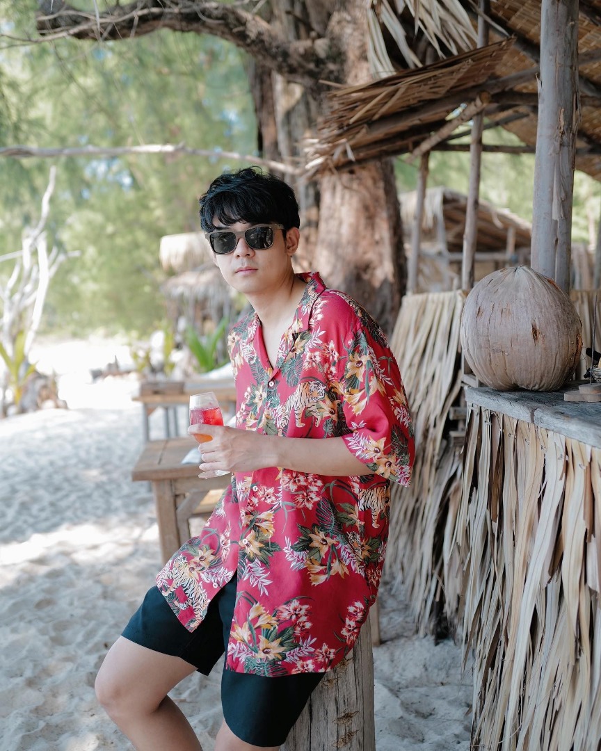 เสื้อลายดอก