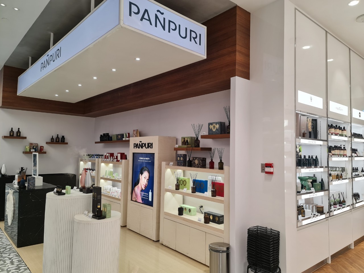 FIRSTER Flagship Store