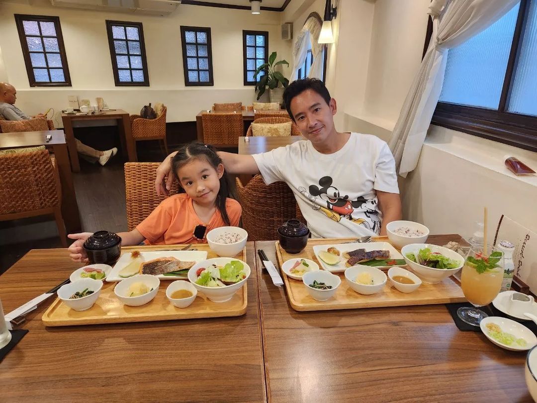 ทิม พิธา ลิ้มเจริญรัตน์