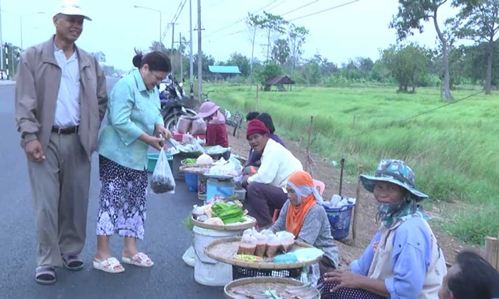 เริ่มต้นที่ 5 บาท! 'ซูเปอร์มาร์เก็ตแห่งท้องทุ่งนา' ของสด ถูกมาก จนต้องแวะซื้อ