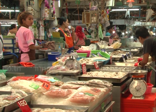 อาหารทะเลตลาดยิ่งเจริญเริ่มแพง!