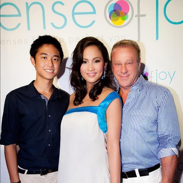 จอย วราลักษณ์