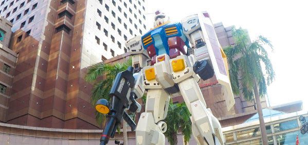คลิปการสร้างหุ่น Gundam ขนาดยักษ์ในงานที่สิงคโปร์