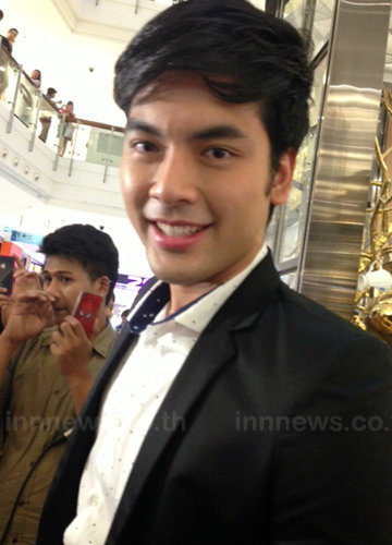 บอม ธนิน ไม่รู้เสียบรางวัลดาวรุ่งแทน เจมส์ จิ