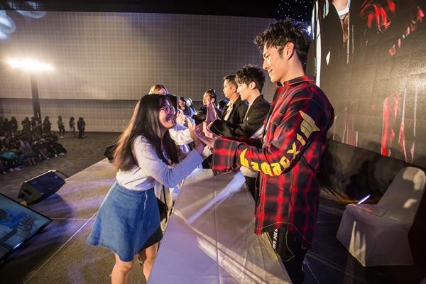 ลีโอ ลูคัส มีตติ้ง