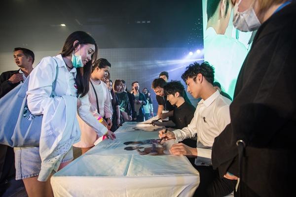 ลีโอ ลูคัส มีตติ้ง