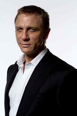 เดเนี่ยล เคร็ก เจ๋งจริงนำ Casino royale เปิดตัวลบสถิติเจมส์บอนด์ทุกภาค