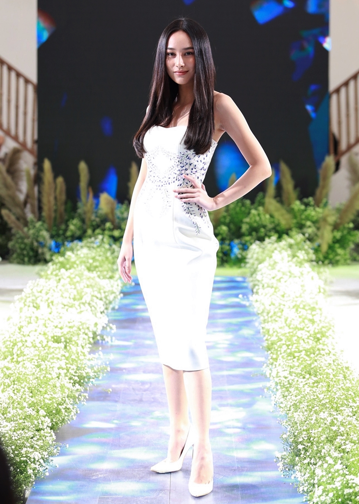 แม่เบี้ย นาว เลิฟซีน