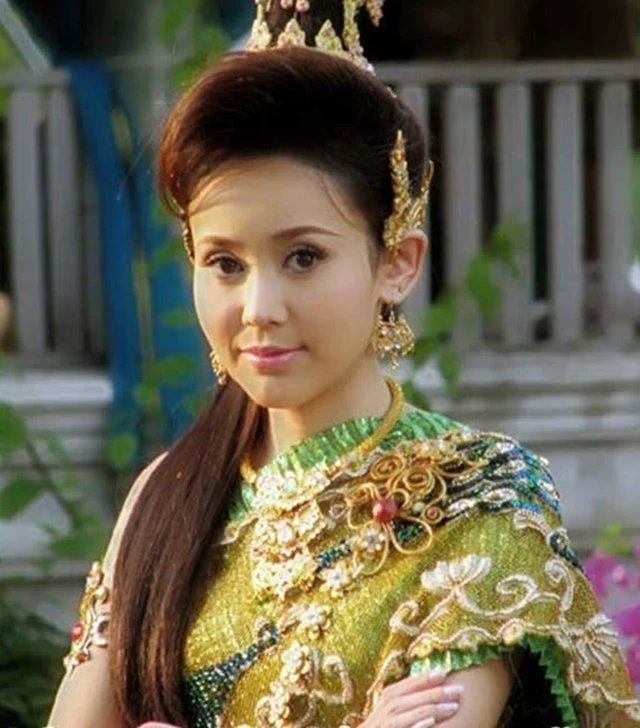 แยม-ธมลพรรณ์ ภานุชิตพุทธิวงศ์