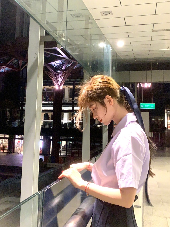 จวีจิ้งอี ชุดนักเรียนไทย