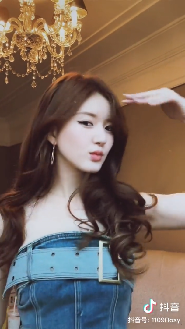 จ้าวลู่ซือ เต้น มองนานๆ