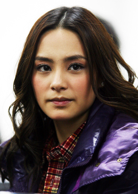 อาเจียว ถูกแกล้งนำภาพสยิวขึ้นปกซีดีโป๊