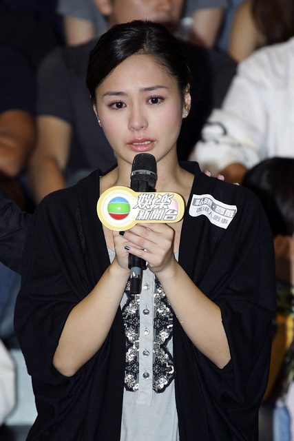 อาเจียว ถูกแกล้งนำภาพสยิวขึ้นปกซีดีโป๊