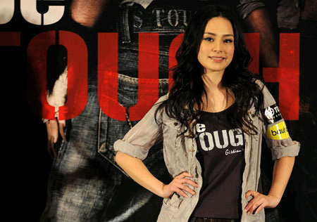 อาเจียว ถูกแกล้งนำภาพสยิวขึ้นปกซีดีโป๊