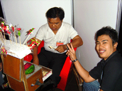 เซ็นจูรี่  เอาใจคนชอบหนังจีน