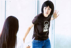 วิจารณ์หนัง ผีคนเป็น: หนังผีหักมุม แถมด้วย Break-Dance