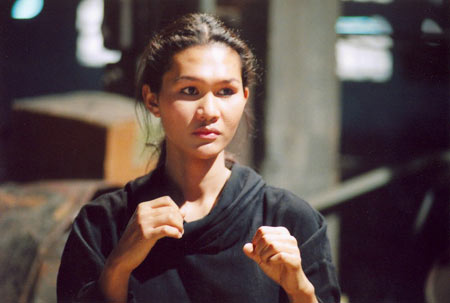 ตุ้มนักมวยหน้าสวยโหด กระโดดเตะไม่ยั้งนางเอกใหม่น่วม