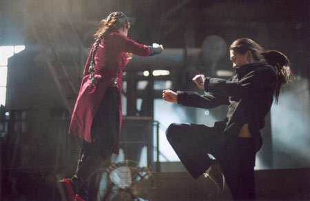 ตุ้มนักมวยหน้าสวยโหด กระโดดเตะไม่ยั้งนางเอกใหม่น่วม