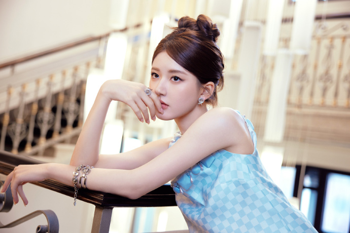 จ้าวลู่ซือ โดนเหยียดในงานแฟนชั่นที่มิลาน