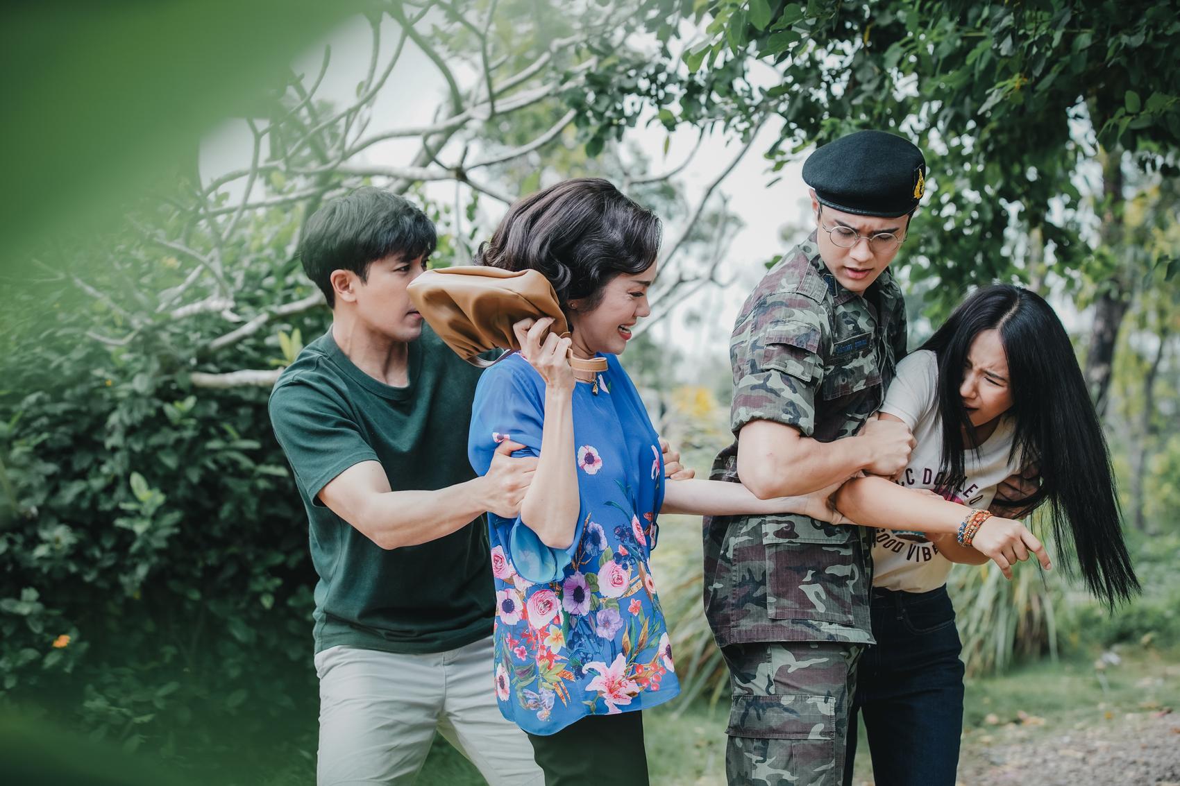 ขวัญฤทัย ลูกใคร