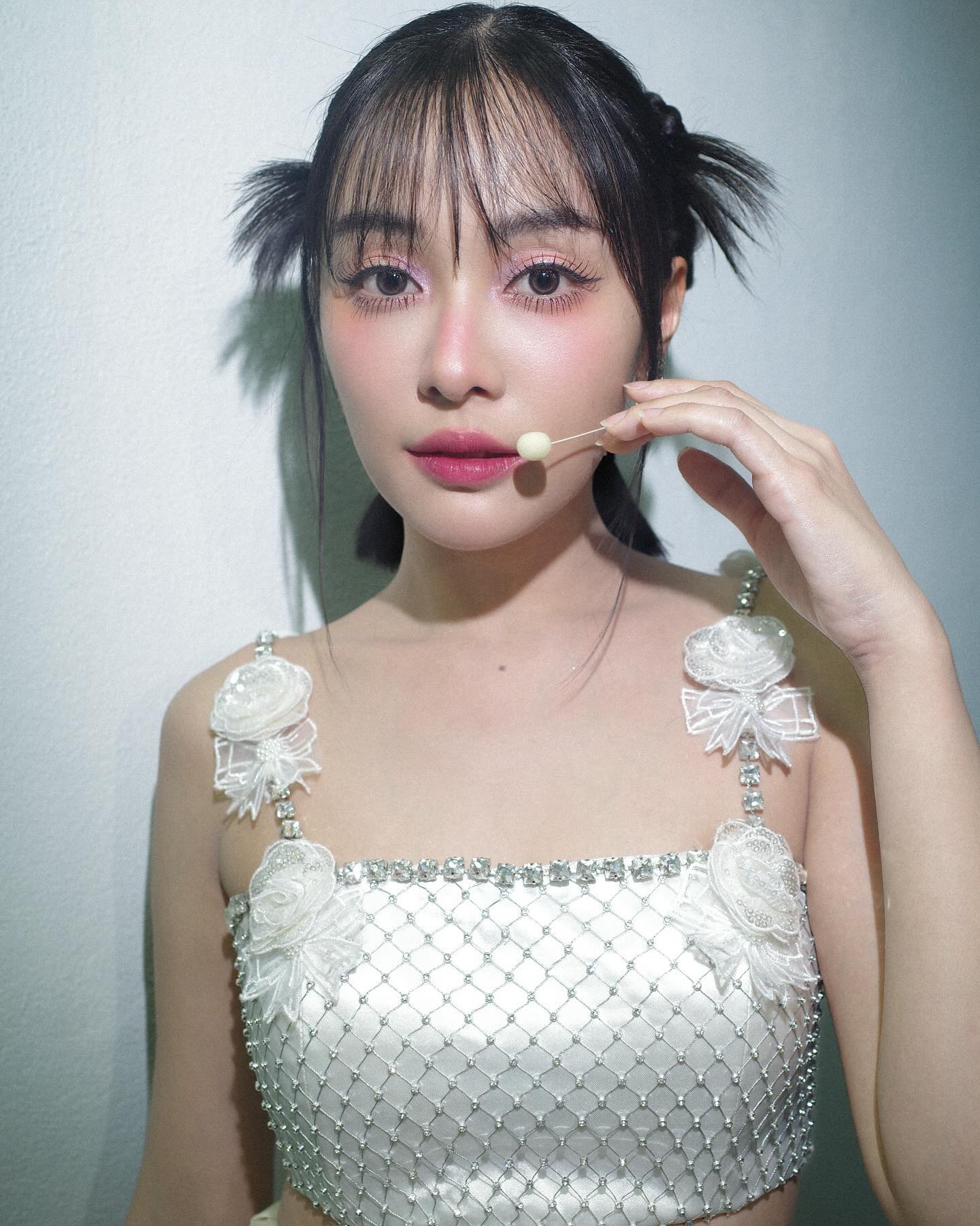 ประวัติ อุ้ม อิษยา หนูพุก ใจพิสุทธิ์ 