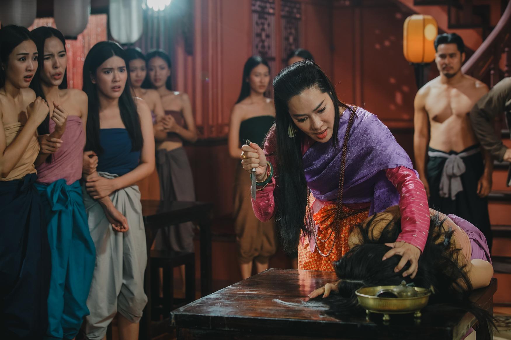 เรื่องย่อ คุณพี่เจ้าขาดิฉันเป็นห่านมิใช่หงส์