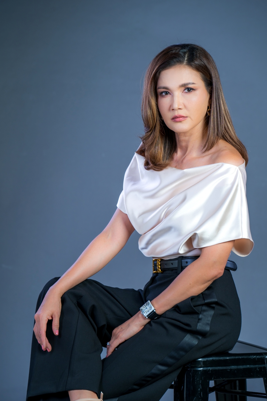 แม่เลี้ยง ตัวละคร