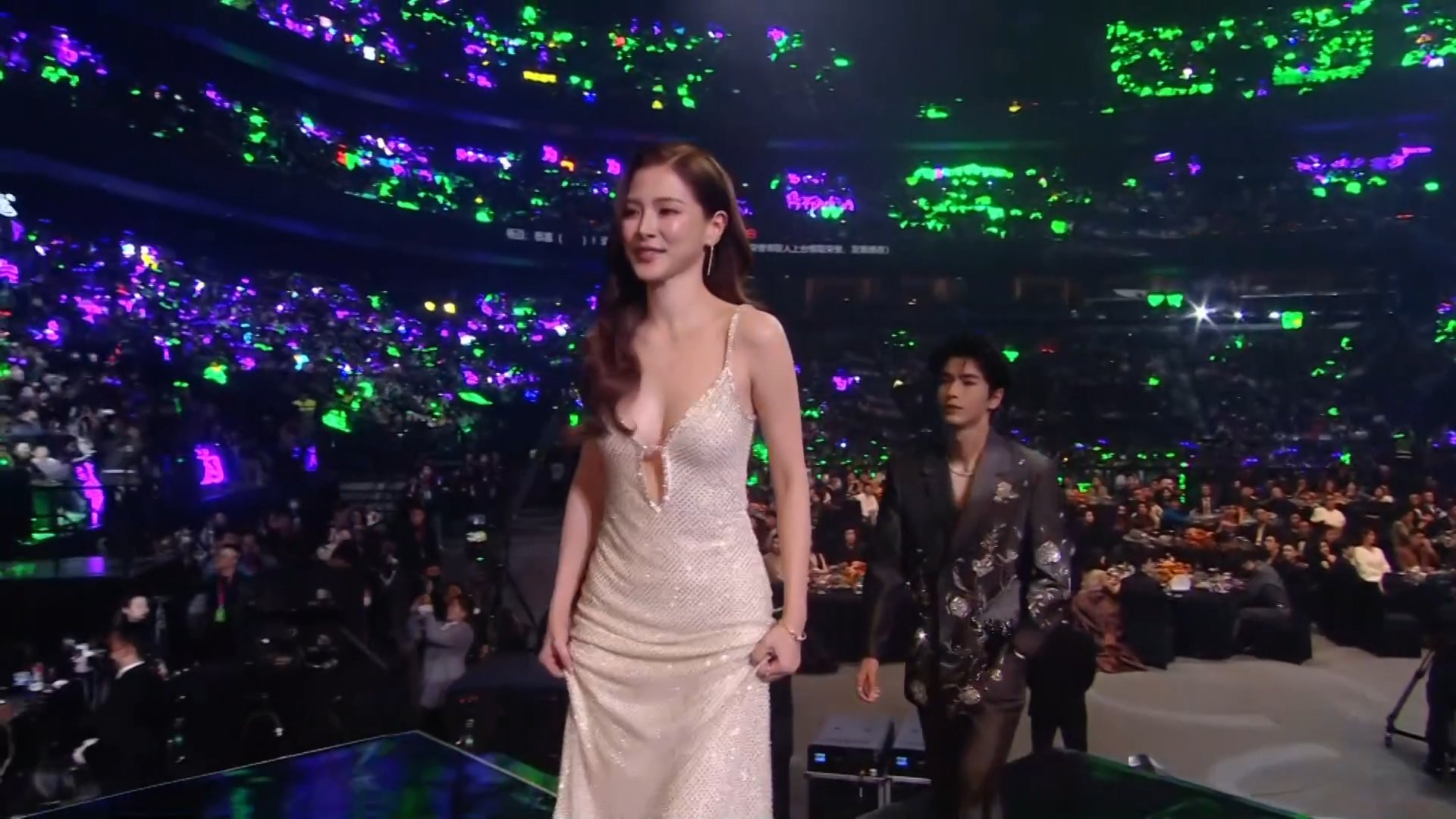 ใบเฟิร์น พิมพ์ชนก รับรางวัลที่จีน