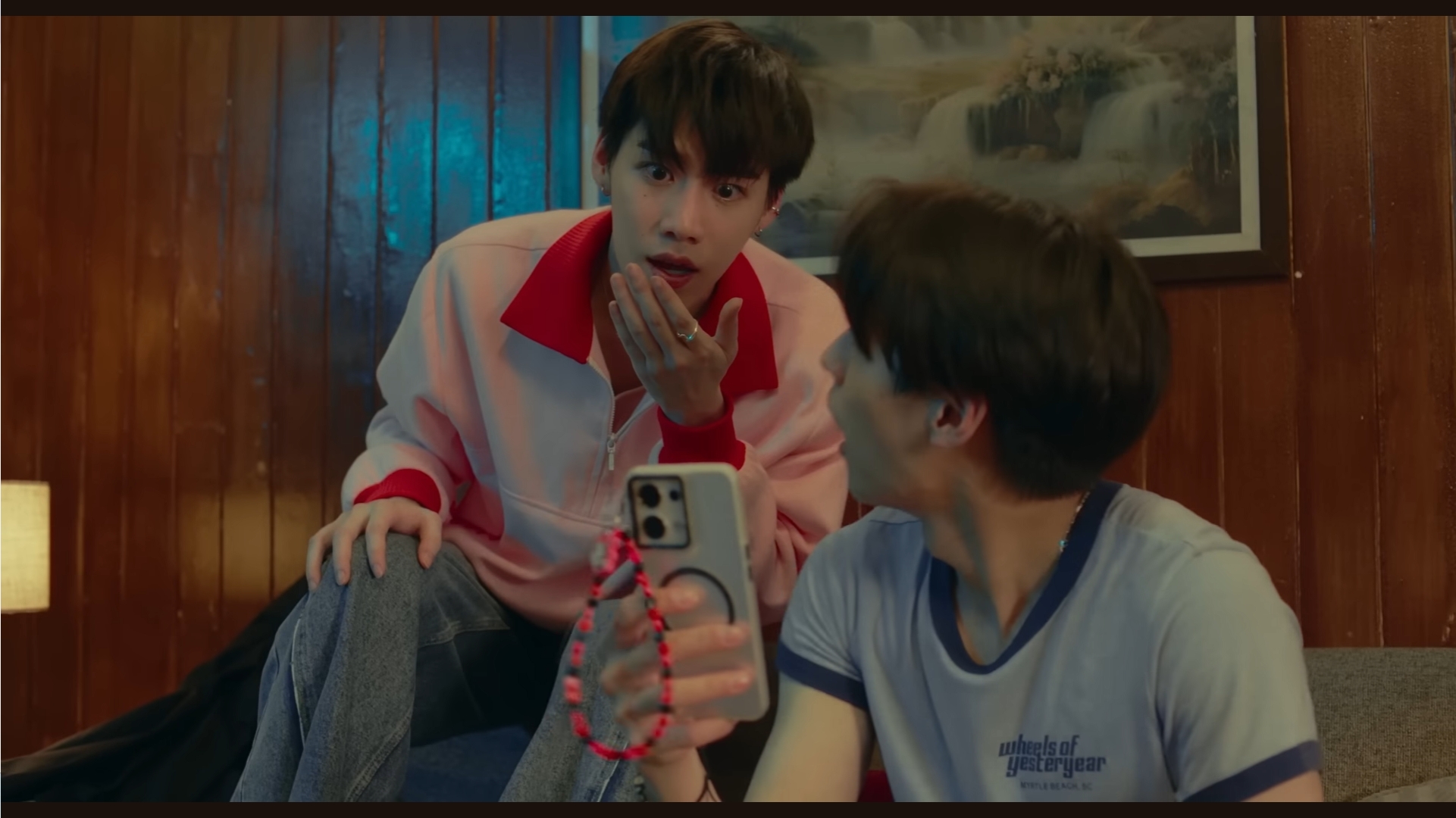 ตัวอย่าง ซองแดงแต่งผี