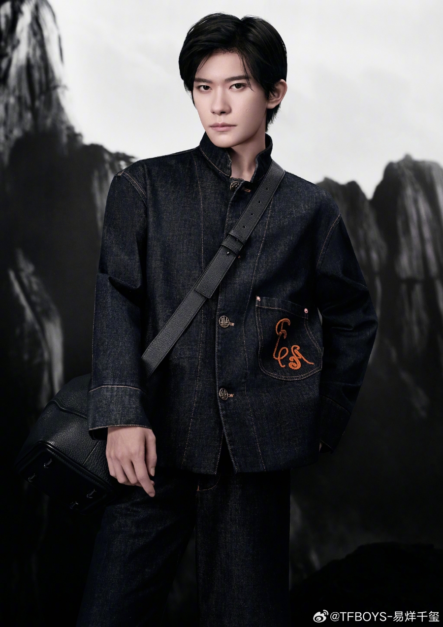 จาก TFBOYS สู่เจ้าพ่อหนังจีน! เปิดประวัติ 