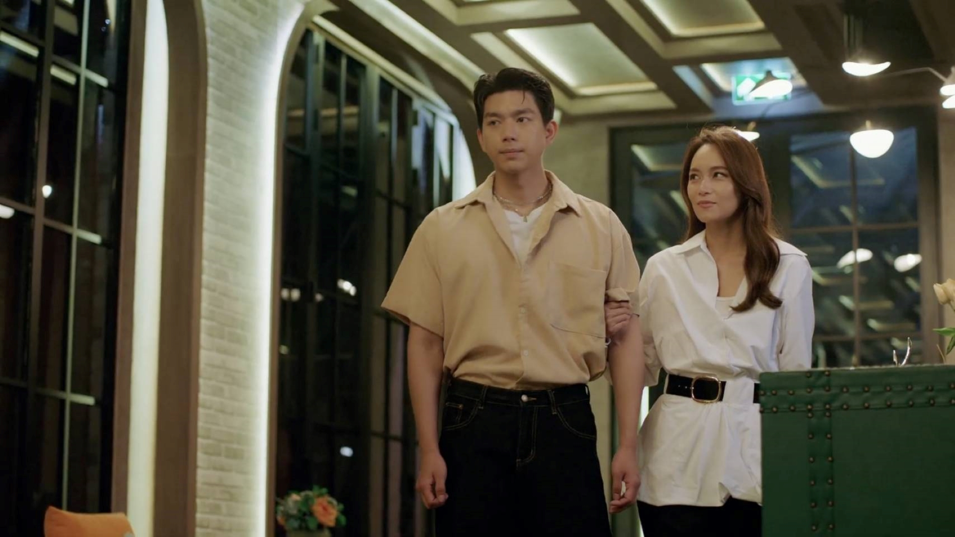 บนพระจันทร์มีกระต่าย ไบร์ท