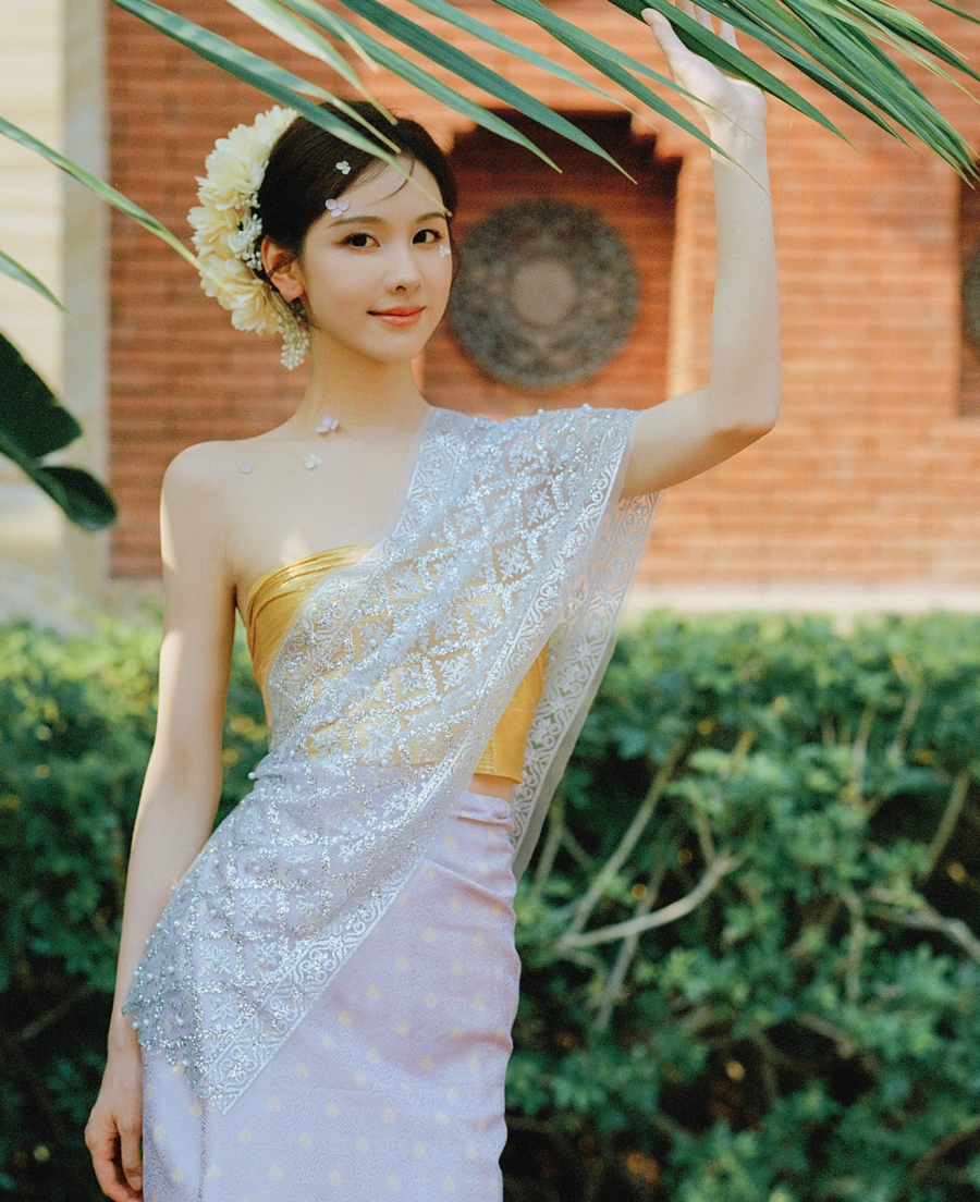 เฉินตูหลิง ใส่ชุดไทย