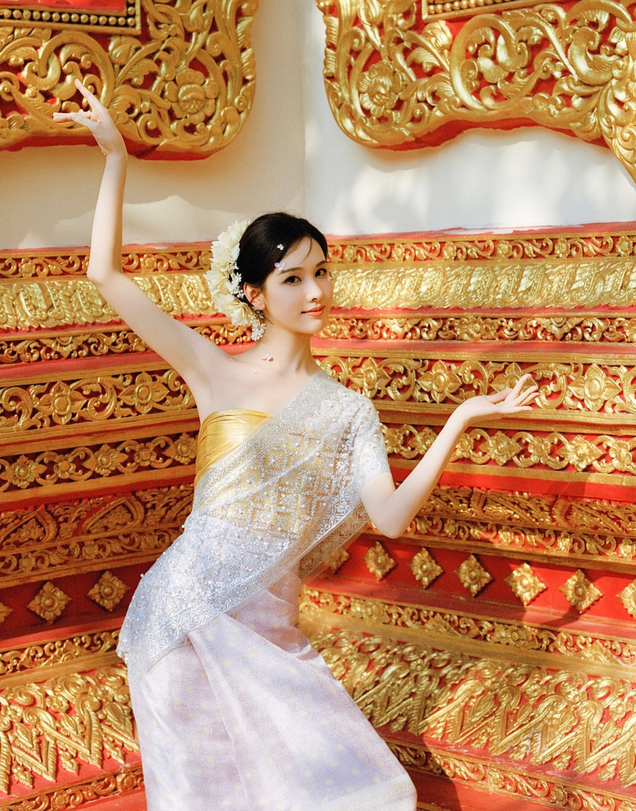 เฉินตูหลิง ใส่ชุดไทย