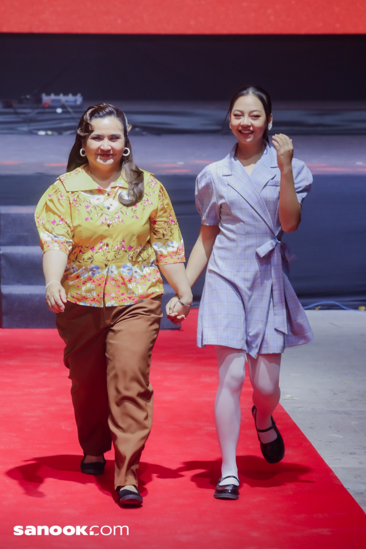 เปิดตัว 