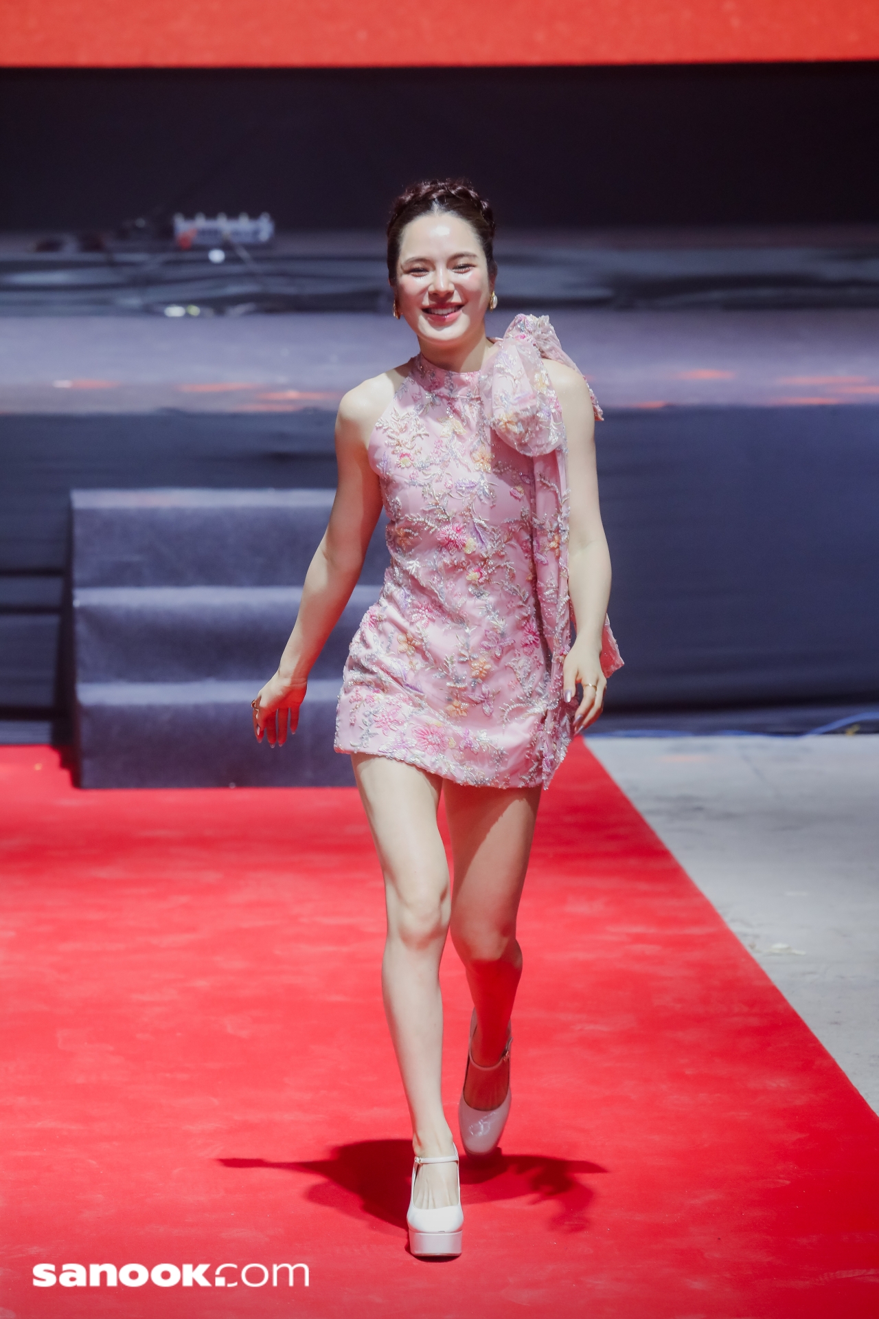 เปิดตัว 