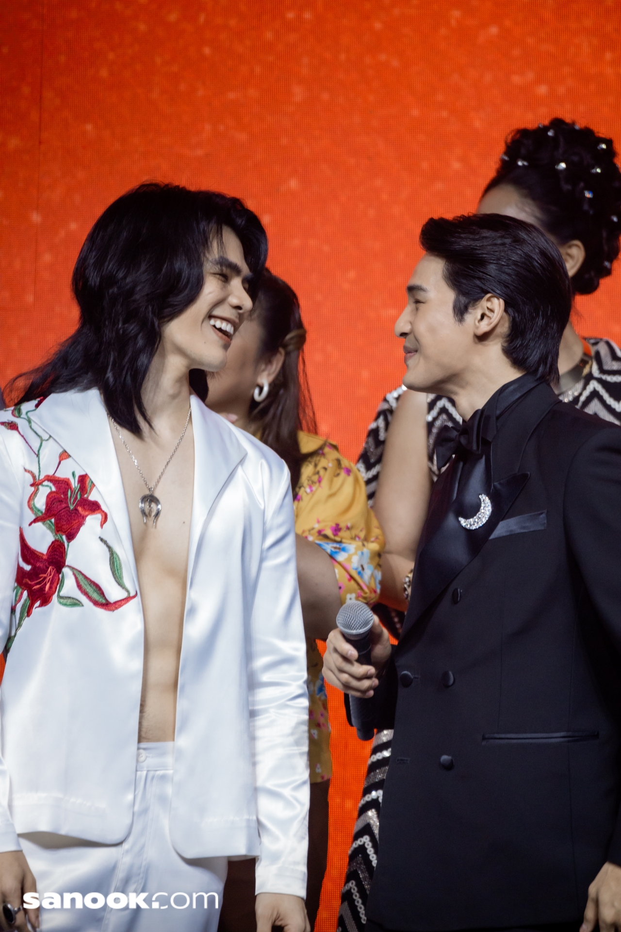 เปิดตัว 