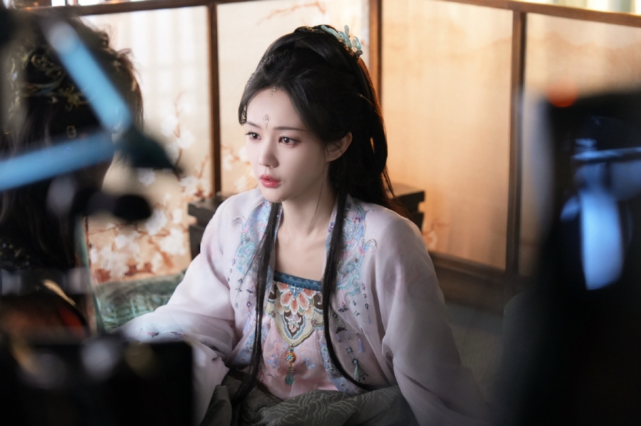 ประวัติ หลี่อี้ถง (Li Yi Tong) นางเอกจีน