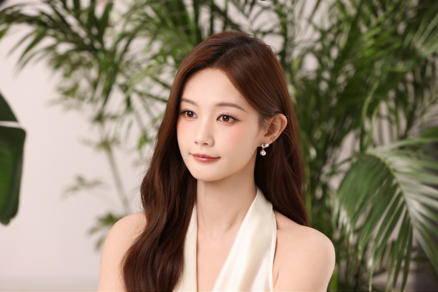 ประวัติ หลี่อี้ถง (Li Yi Tong) นางเอกจีน