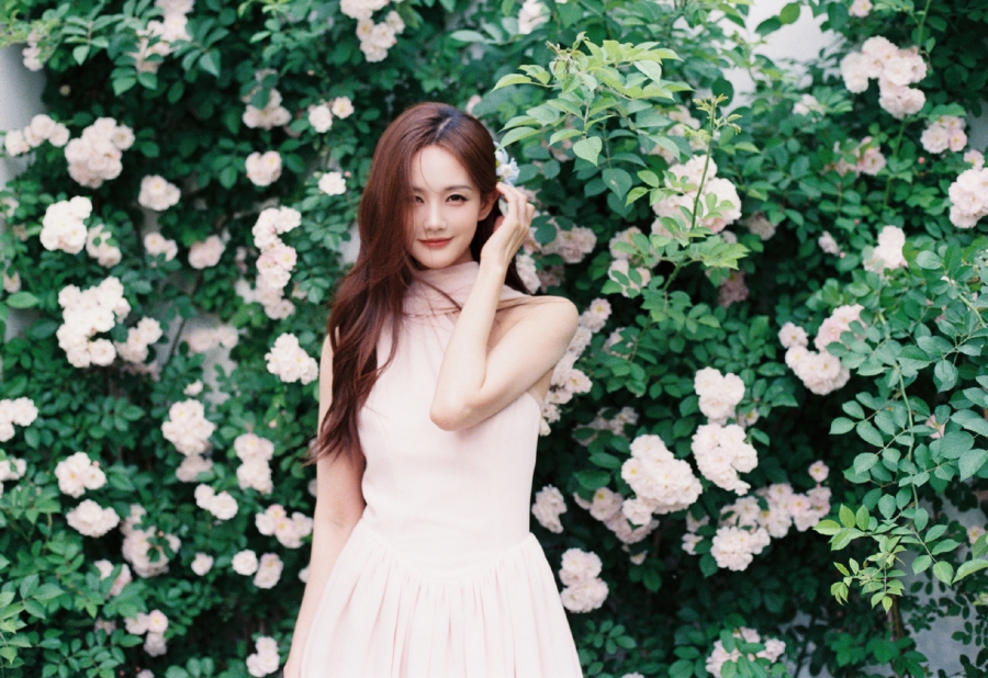 ประวัติ หลี่อี้ถง (Li Yi Tong) นางเอกจีน