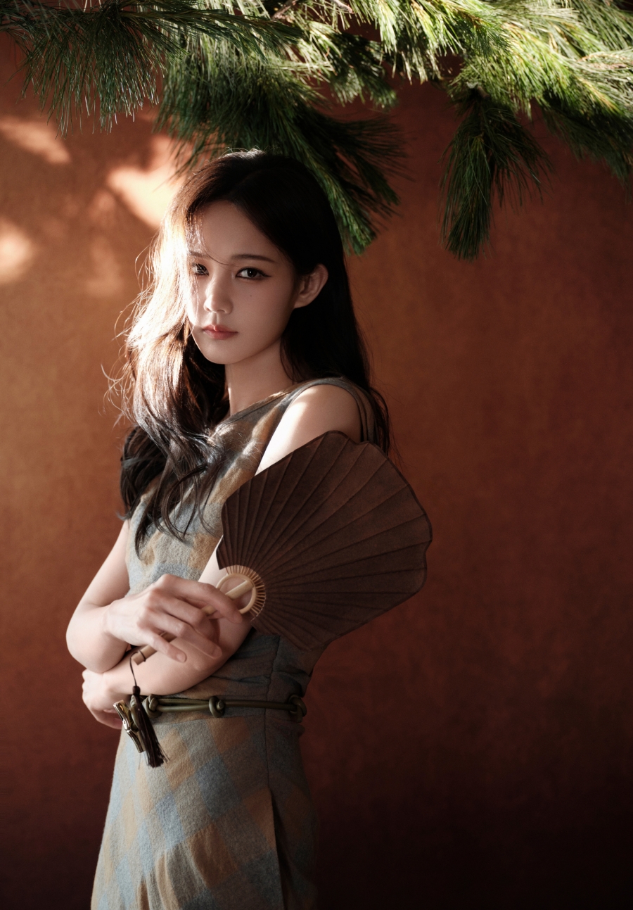 ประวัติ หลี่อี้ถง (Li Yi Tong) นางเอกจีน