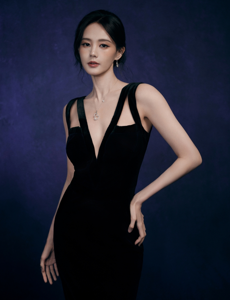 ประวัติ หลี่อี้ถง (Li Yi Tong) นางเอกจีน