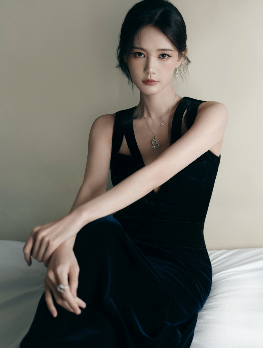 ประวัติ หลี่อี้ถง (Li Yi Tong) นางเอกจีน