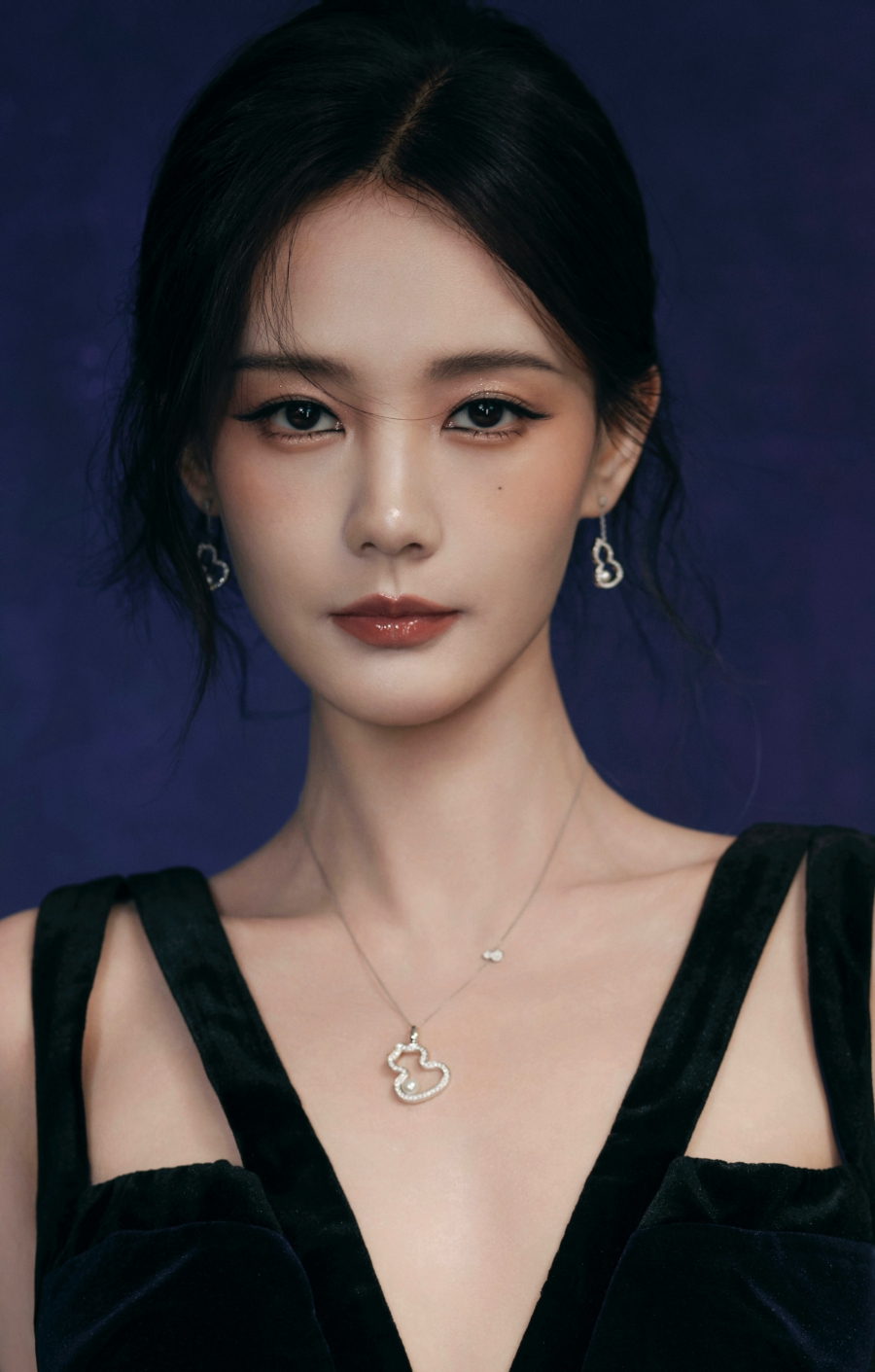 ประวัติ หลี่อี้ถง (Li Yi Tong) นางเอกจีน