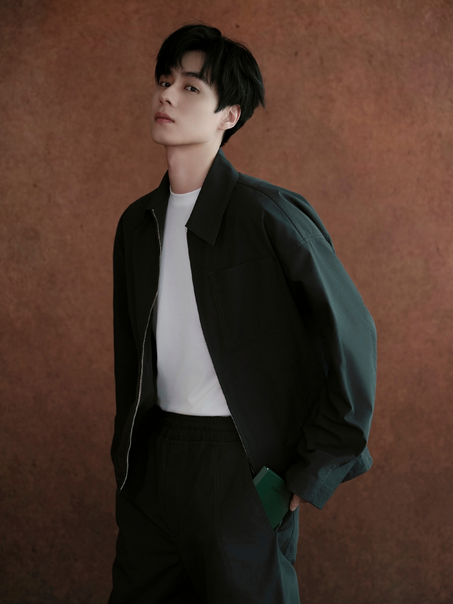 ประวัติ หูอี้เทียน Hu Yi Tian 