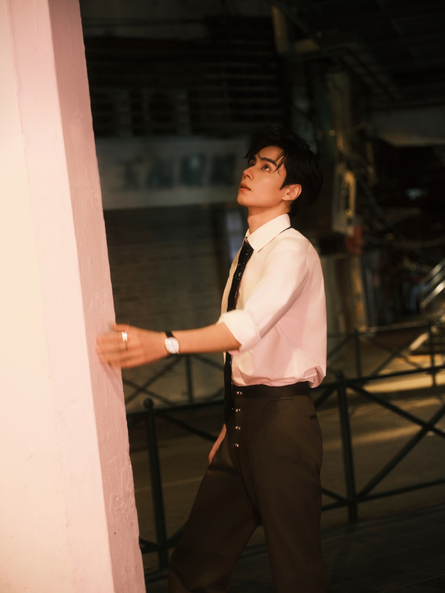 ประวัติ หูอี้เทียน Hu Yi Tian 