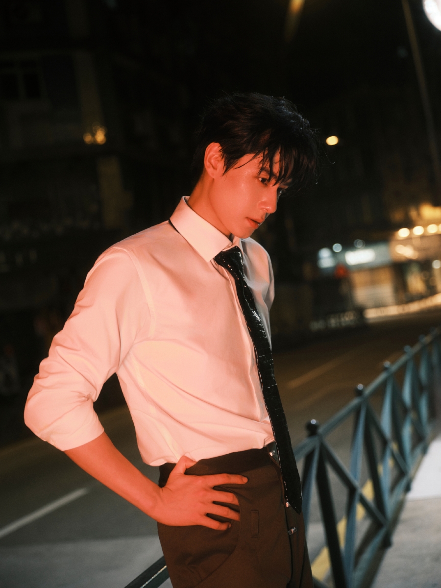 ประวัติ หูอี้เทียน Hu Yi Tian 