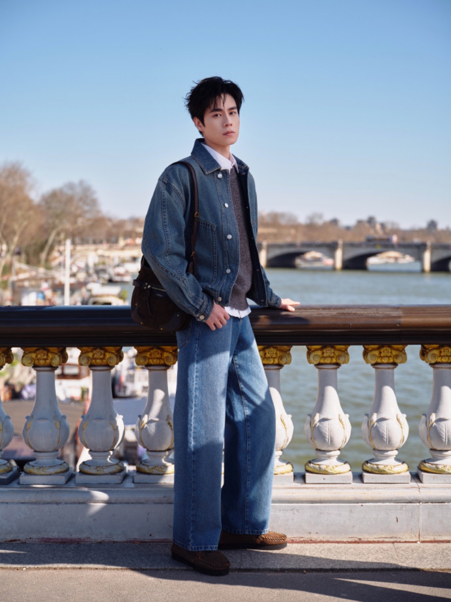 ประวัติ หูอี้เทียน Hu Yi Tian 