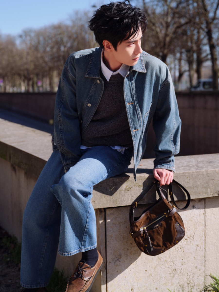 ประวัติ หูอี้เทียน Hu Yi Tian 