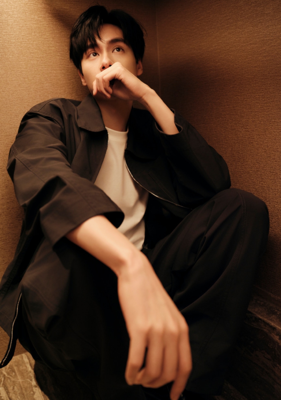 ประวัติ หูอี้เทียน Hu Yi Tian 